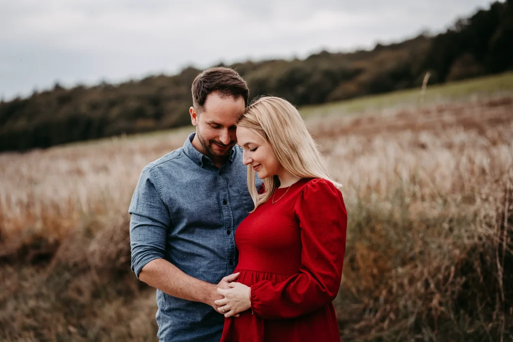 Babybauchbilder in der Natur