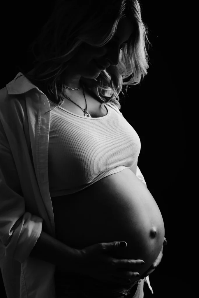 Schwangerschaftsfotos im Fotostudio
