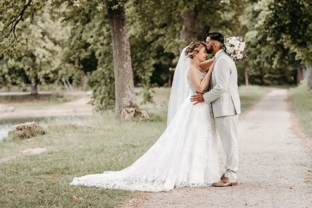 Hochzeitsfotograf begleitet Trauung am Herthasee
