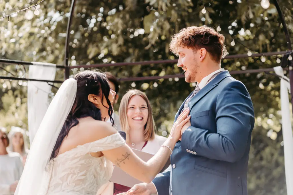 Emotionale Momente während der freien Trauung.